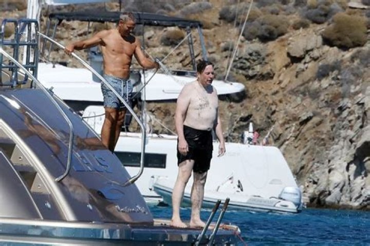 Elon Musk's shirtless pics from Greece go viral amid Twitter lawsuit, here's his EPIC response – India TV