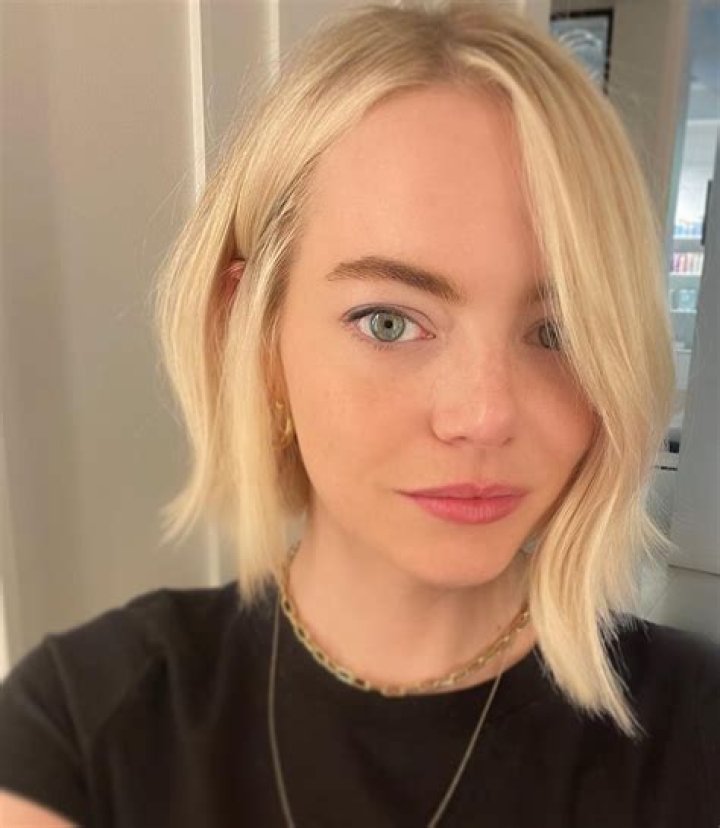 Emma Stone Debuted a Blonde Cool-Girl Bob That's Perfect for Summer to Autumn