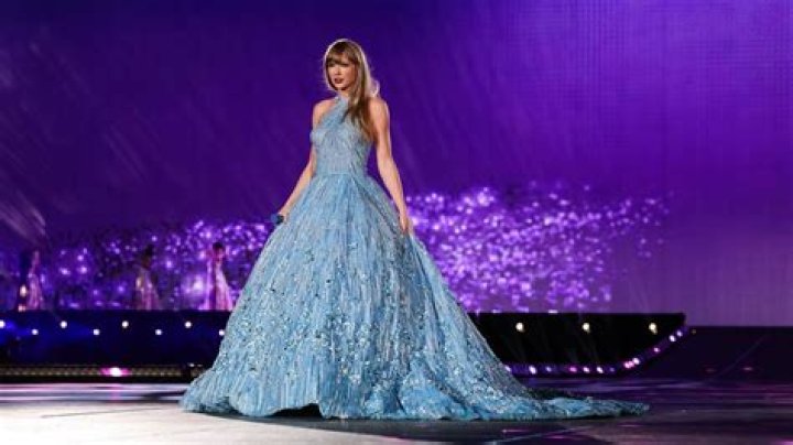 The Magic Of The Eras Tour: Spotlight On The 1989 Blue Outfit