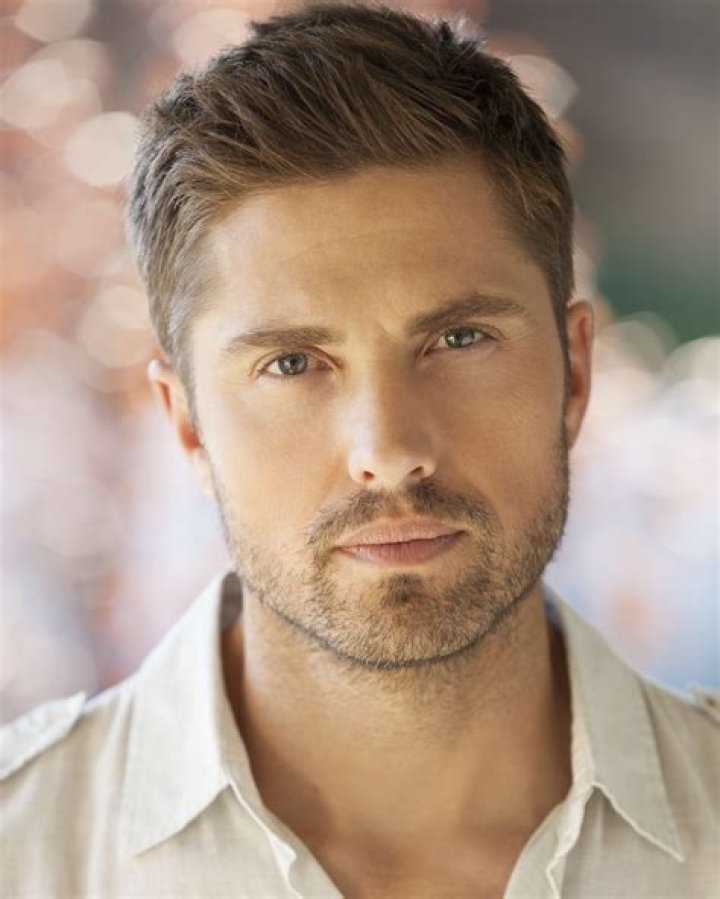 Unveiling Eric Winter's Role In The Parkers: A Journey Through Comedy And Charm