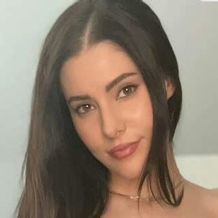 Erinolash Nude: Unveiling The Allure Of A Rising Star