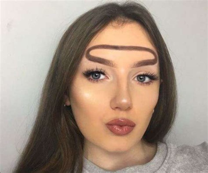 'Halo brow' is a new bizarre beauty trend Instagram is trying to catch up – India TV