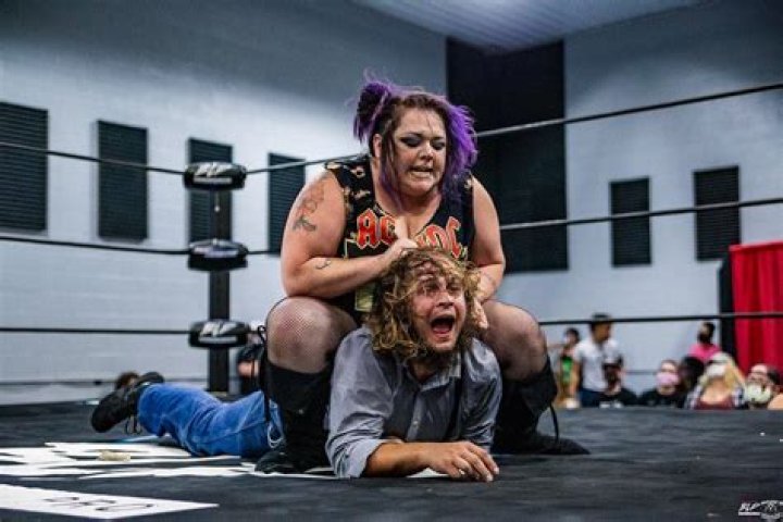 Former Wrestler Offers Free Services To Replace Sexist Commentary For #SpeakingOut Movement