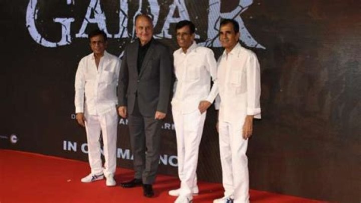 Johnny Lever, Prem Chopra, and others arrive to celebrate – India TV