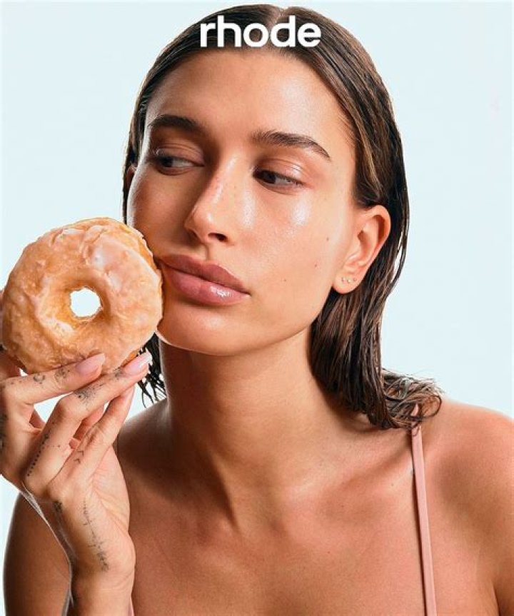 ‘Glazed donut skin’ The Biggest 2022 Beauty Trend, According To Hailey Bieber