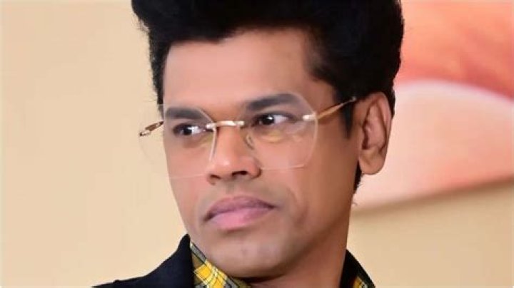 Golmaal actor Siddharth Jadhav quashes divorce rumours by celebrating daughter's birthday with wife