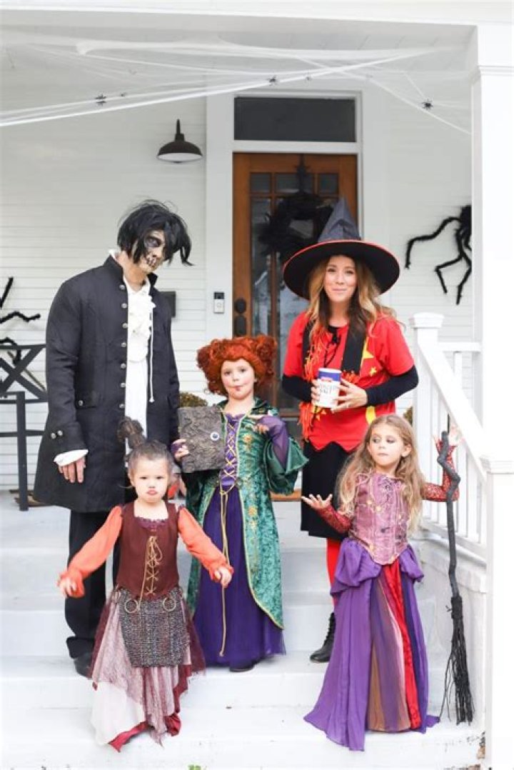 Halloween Costume Ideas Inspired by Science That Will Convince People You're a Genius