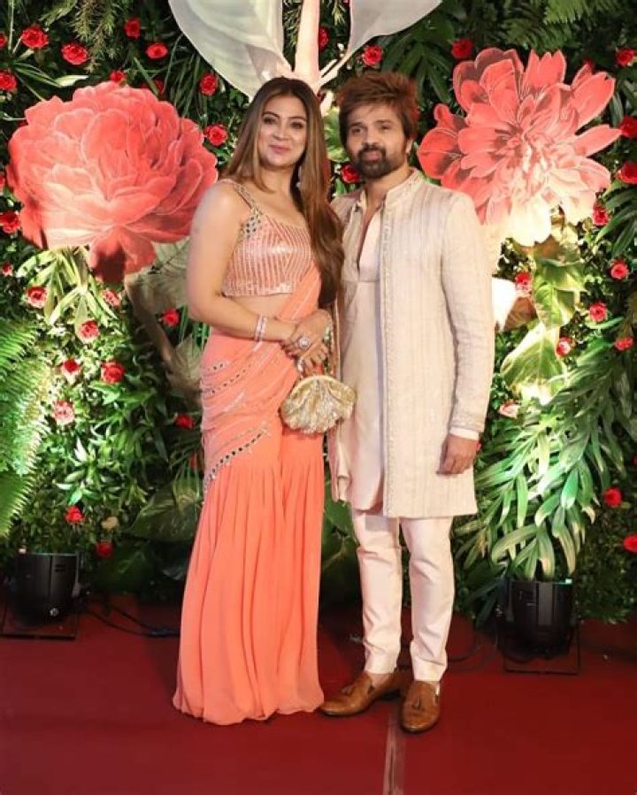 Himesh Reshammiya is 'full on filmigiri' as he celebrates second wedding anniversary with wife Sonia Kapoor – India TV