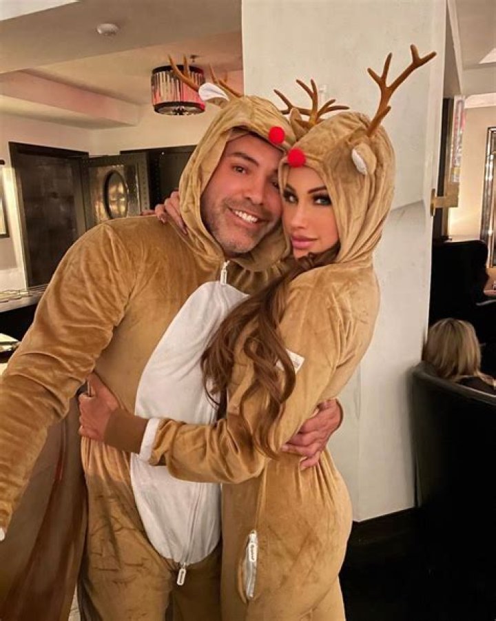 The Intriguing Dynamics Of Holly Sonders' Relationship: Love, Fame, And More