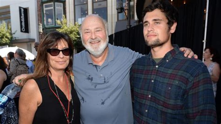 Unveiling The Connection: How Did Nick Robinson And Samantha Urbani Meet?