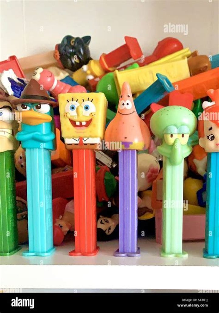 Quick Answer: How Do You Load A Pez Dispenser