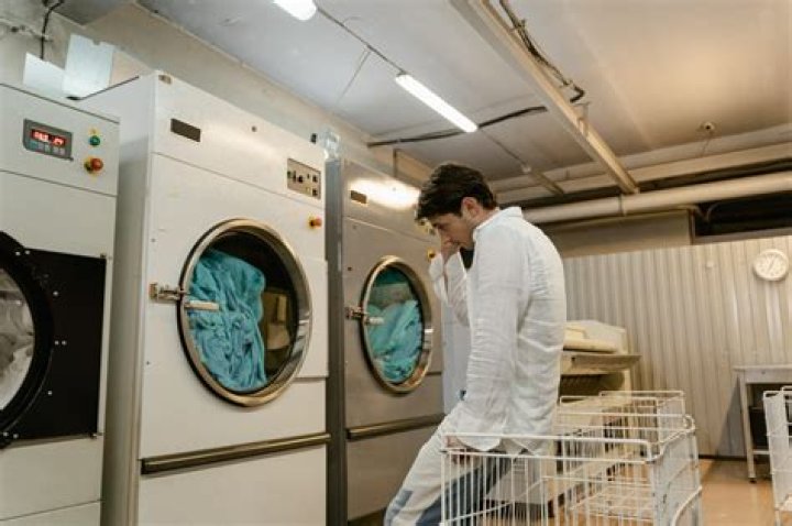 How Long Can Wet Clothes Stay In The Washer