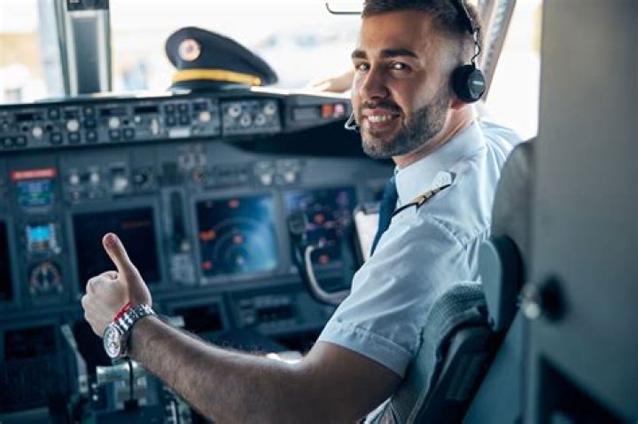 Question: How Much Do Senior Ups Captain Pilots Make