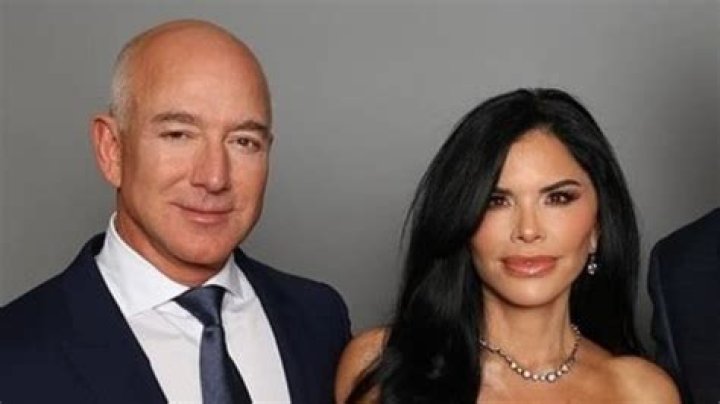 Unveiling The Wealth: How Much Is Lauren Sanchez Worth?