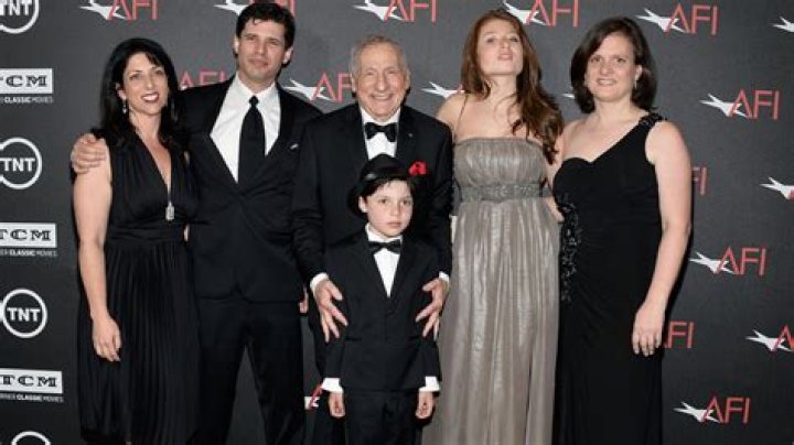 Exploring The Ages Of Garth Brooks' Grandchildren
