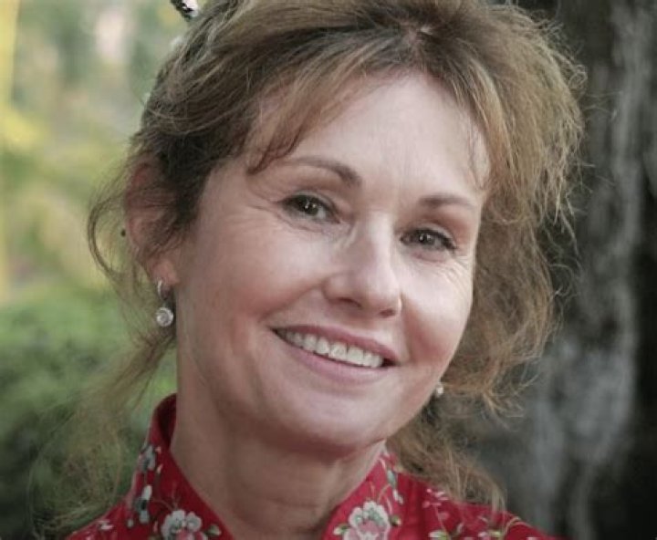 Unveiling The Age Of Lori Saunders: A Journey Through Time