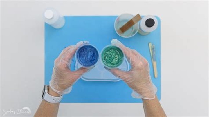 Quick Answer: How To Add Color To Resin Mold