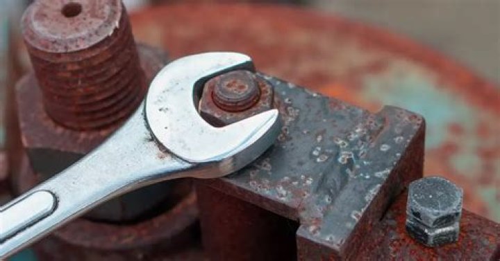 Quick Answer: How To Clean Rusty Bolts And Nuts