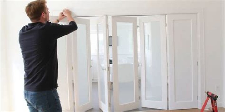Quick Answer: How To Install Bifold Doors Without Bottom Track