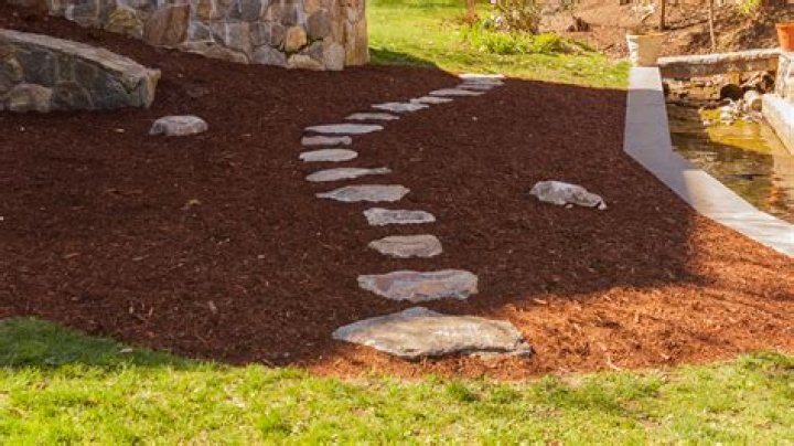 How To Lay Stepping Stones In Mulch