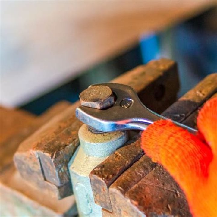 How To Loosen A Stuck Bolt
