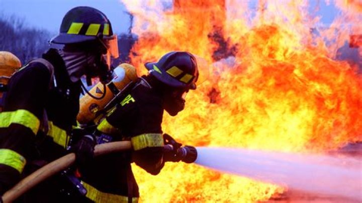 Quick Answer: How To Put Out A Wax Fire