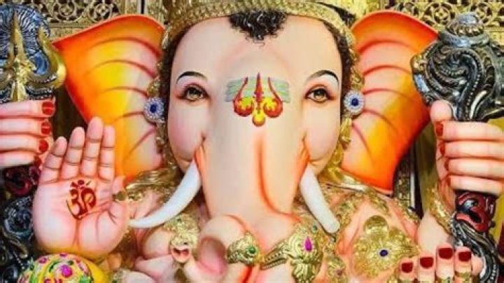 Balapur Lord Ganesha laddu fetches Rs 24 lakh in auction, weighs 21 Kg – India TV