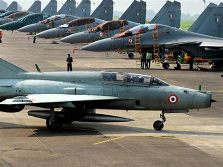 IAF's MiG-21 crashes in Rajasthan. – India TV
