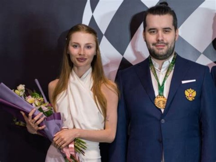Unveiling The Love Life Of Ian Nepomniachtchi: Who Is His Girlfriend?