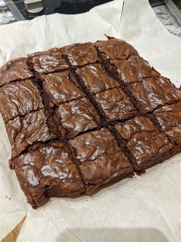Quick Answer: Is It Bad To Refrigerate Brownies