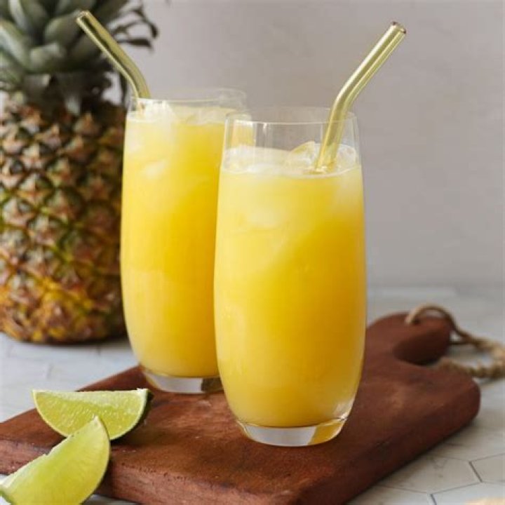 Quick Answer: Is It Ok To Drink Pineapple Juice At Night