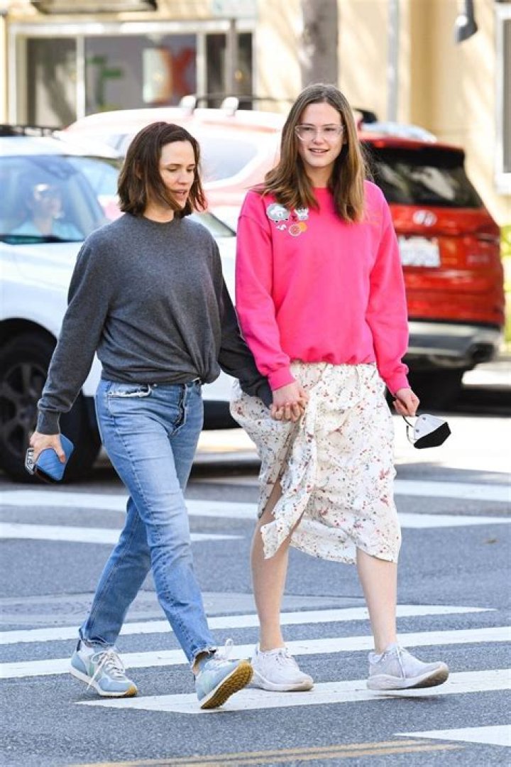 Is Jennifer Garner James Garner's Daughter? Understanding The Connection