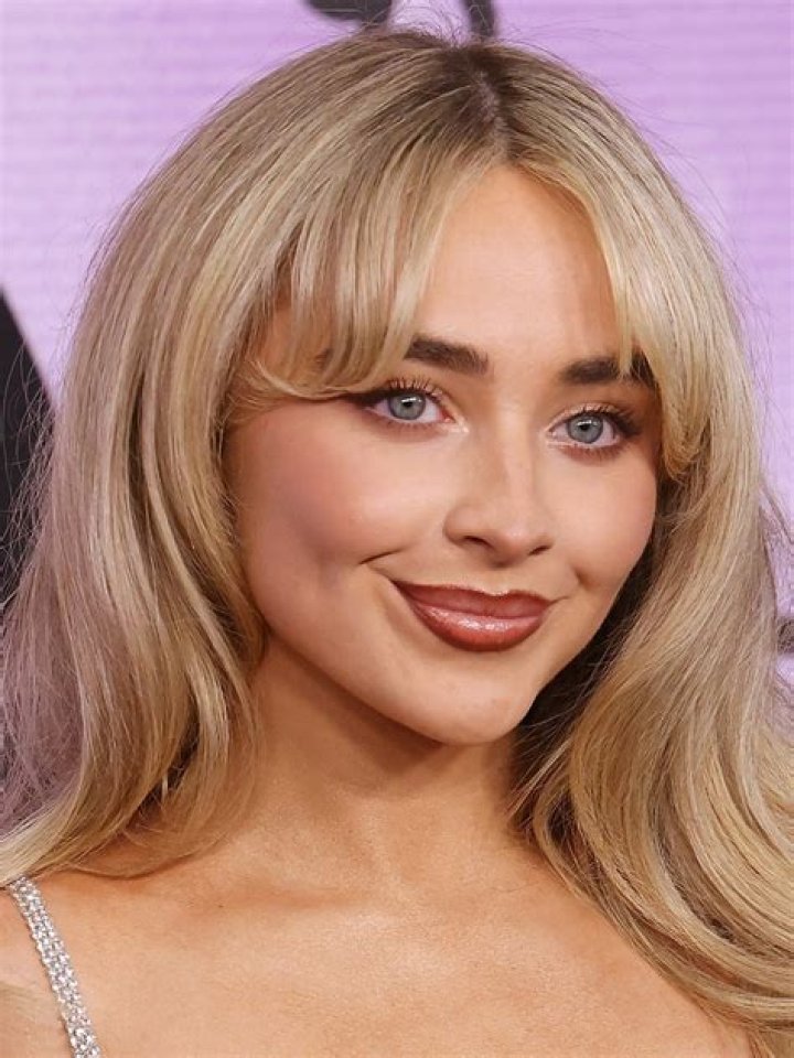 Uncovering The Truth: Is Sabrina Carpenter Overweight?