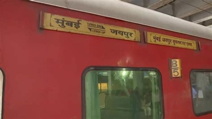 Mumbai train firing Protestors muslim community Jaipur Bhatta Basti submit memorandum RPF constable Chetan Singh latest – India TV