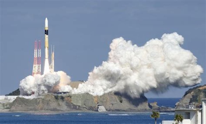 Japan’s Epsilon 5 rocket launches nine small satellites