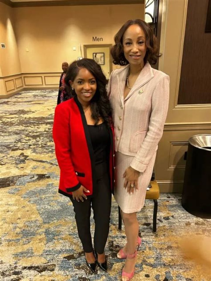 Unveiling The Dimensions Of Jasmine Crockett: Height And Weight Insights