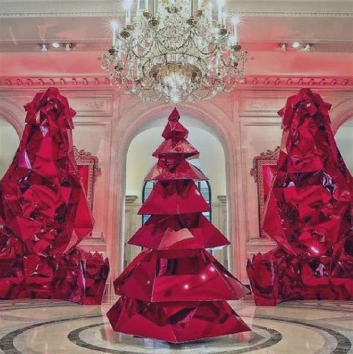 Transform Your Holiday Season With Jeff Leatham Christmas Decorations
