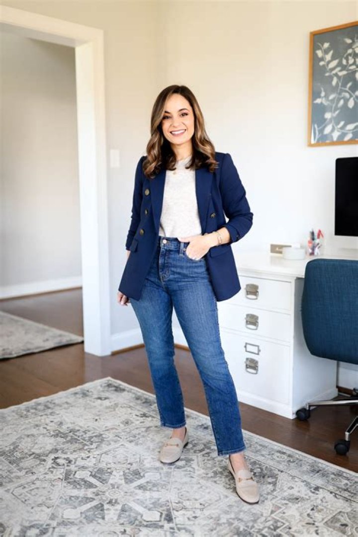 Jennifer Lopez: The Queen Of Denim And Blazer Styling