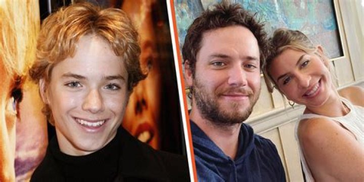 Exploring The Life And Love Of Jeremy Sumpter: Who Is His Girlfriend?
