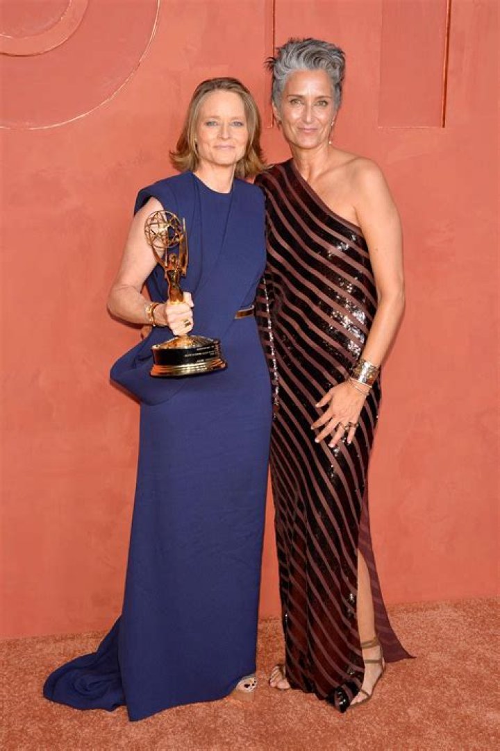 Unraveling The Intriguing Jodie Foster Dating History