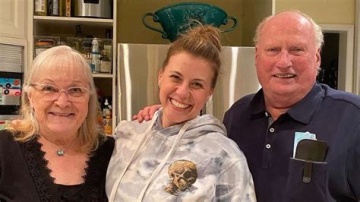 Jodie Sweetin finally opens up about her adoptive parents’ connection to her biological mom and dad