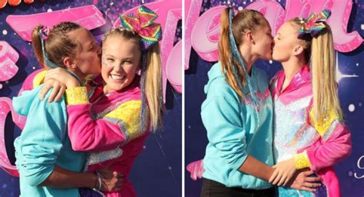 Who Is JoJo Siwa Dating? Unveiling The Romance Of A Teen Icon