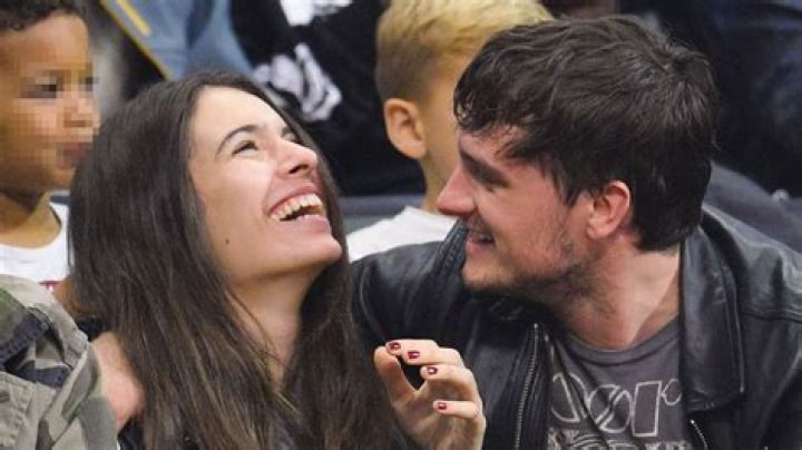 Unveiling Josh Hutcherson's Romantic Life: Who Is His Pareja?