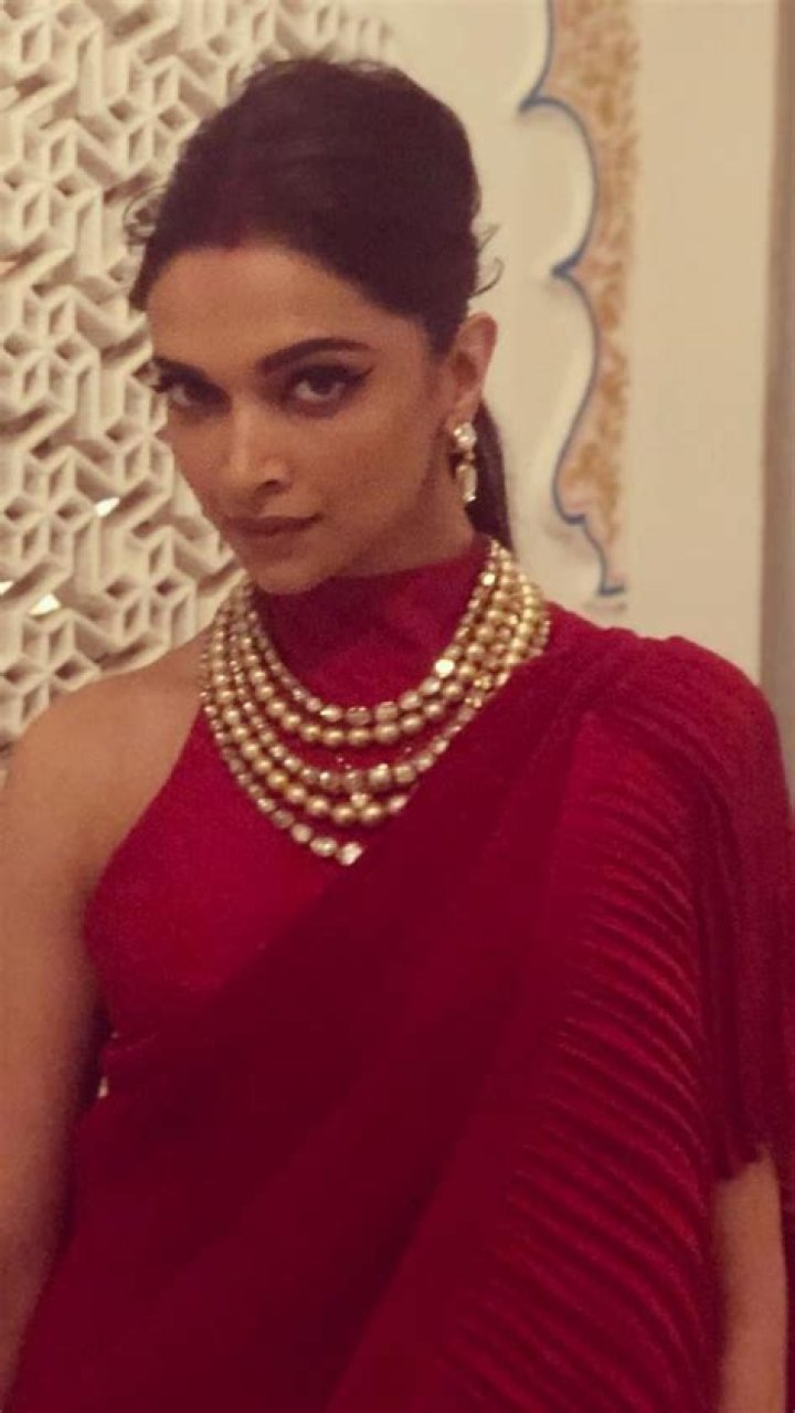 7 Bollywood inspired outfits you must try