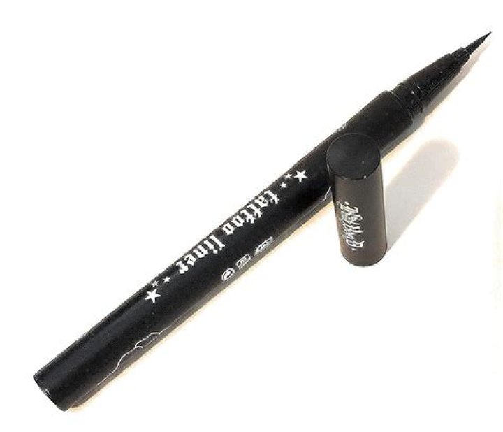 Kat Von D Leaks Picture Of Amazing New Eyeliner