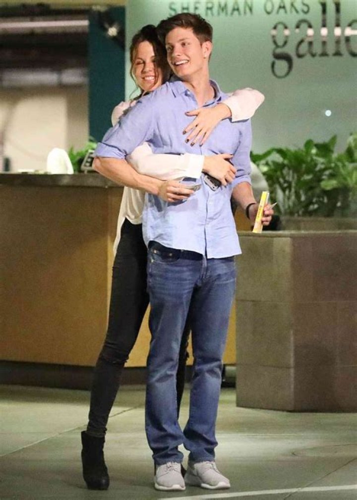 Kate Beckinsale And Matt Rife: A Surprising Romance