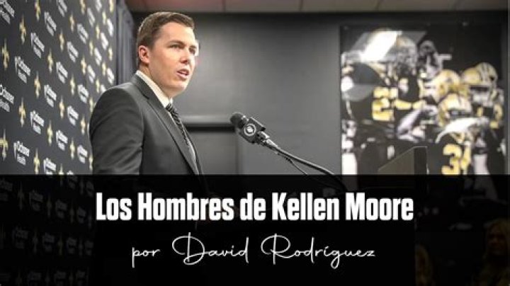 Former Boise State quarterback Kellen Moore signs contract to remain with Dallas Cowboys