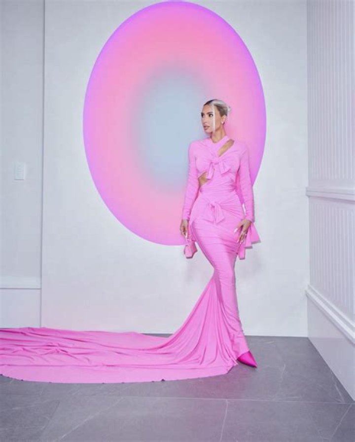 Exploring The Fascinating World Of Kim Kardashian Artwork