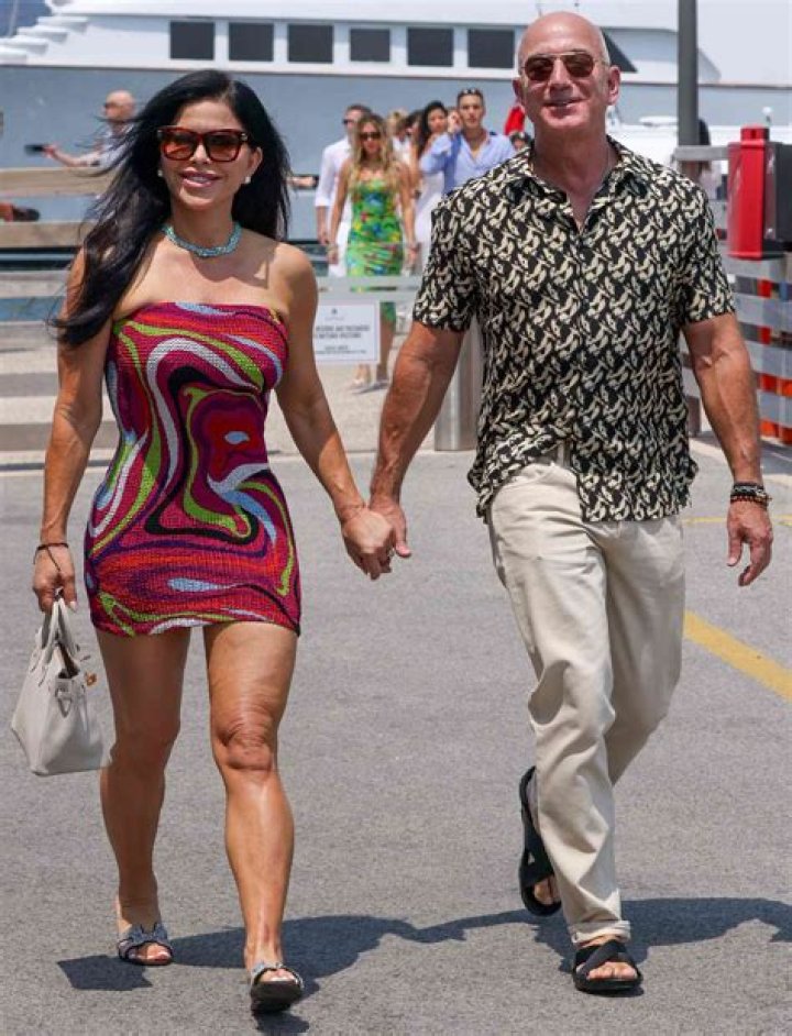 Behind The Lens: Exploring The Lauren Sanchez And Jeff Bezos Photos