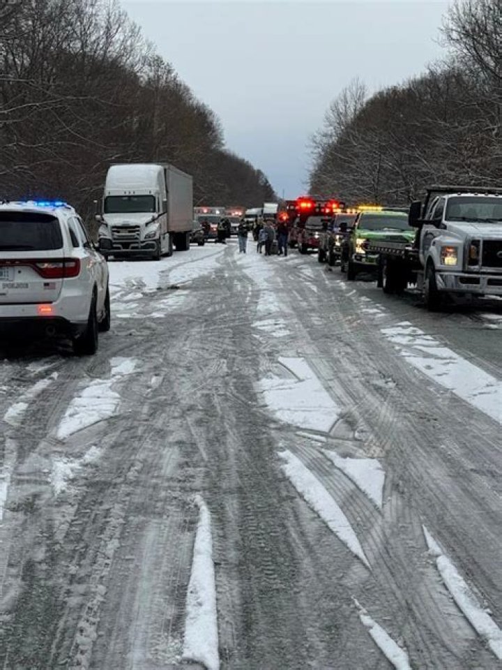 At least 21 people injured in 85-vehicle pileup on Wisconsin highway